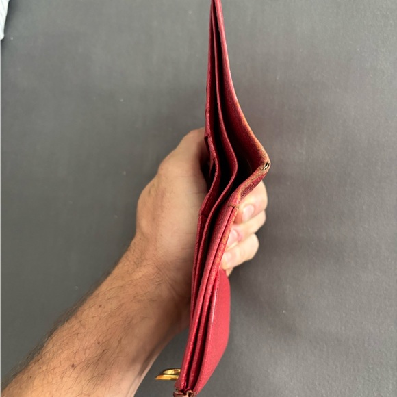 GUCCI Red Leather Wallet with Gold Clasp wear throughout - Picture 5 of 11